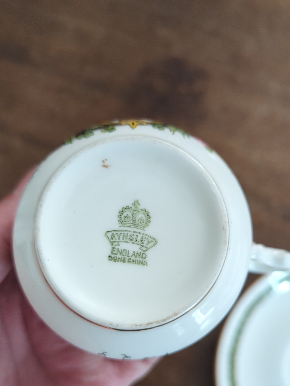 Queen Elizabeth Coronation Tea Cup And Saucer, Mint Condition - Picture 6 of 7